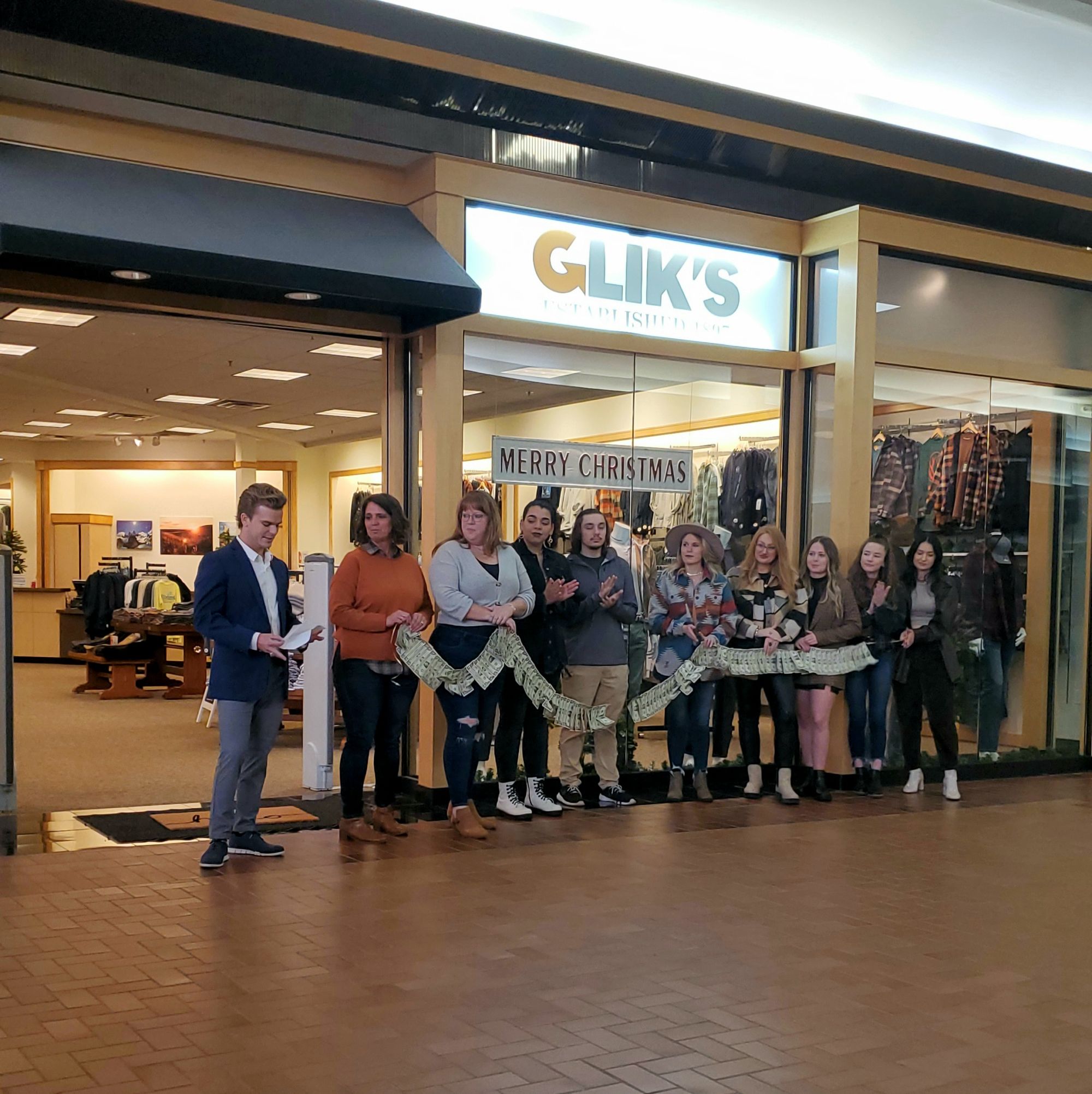 Central Mall Welcomes Glik s