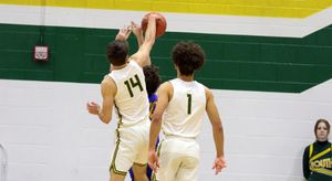 Salina South falls short to Hutch 47-38 (Photo Gallery)
