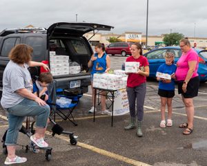 Donuts for Beckett Raises Funds for Stem Cell Therapy (Photo gallery)
