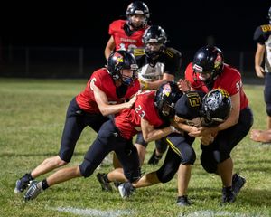 Cardinal Defense Leads Way to 34-20 Victory over Bulldogs (Photo gallery)