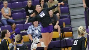 KWU Women's Volleyball Sweeps Friends