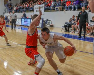 Sacred Heart Boys Basketball falls to Ellsworth
