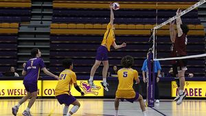 KWU Men's Volleyball Wins 5-Set Thriller Over UHSP to Split Matches on Trip to St. Louis