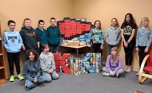 Coronado Students Build Canstruction Tower