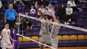 KWU Men’s Volleyball Rallies Late to Beat Ottawa in Five Sets