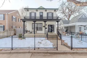 Home of the Day: Vintage Meets Modern: Spacious Home Near Kansas Wesleyan University