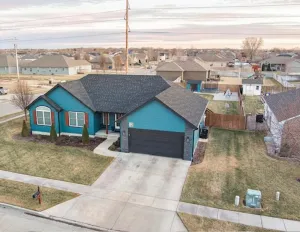 Home of the Day: Beautiful Move-In Ready Home in Prime Salina Location!