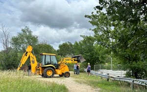 City Installs Barrier at Indian Rock Overlook to Smoky Hill River and Log Jam as Water Levels Rise