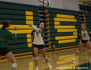Salina South Volleyball Goes 2-0 Against Andover and Maize