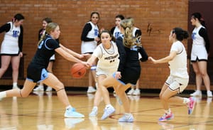 Eisenhower Defeats Lady Stangs 44-37 (Photo Gallery)